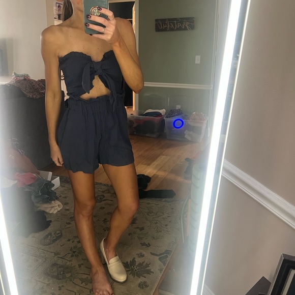 Two piece set - Picture 2 of 4